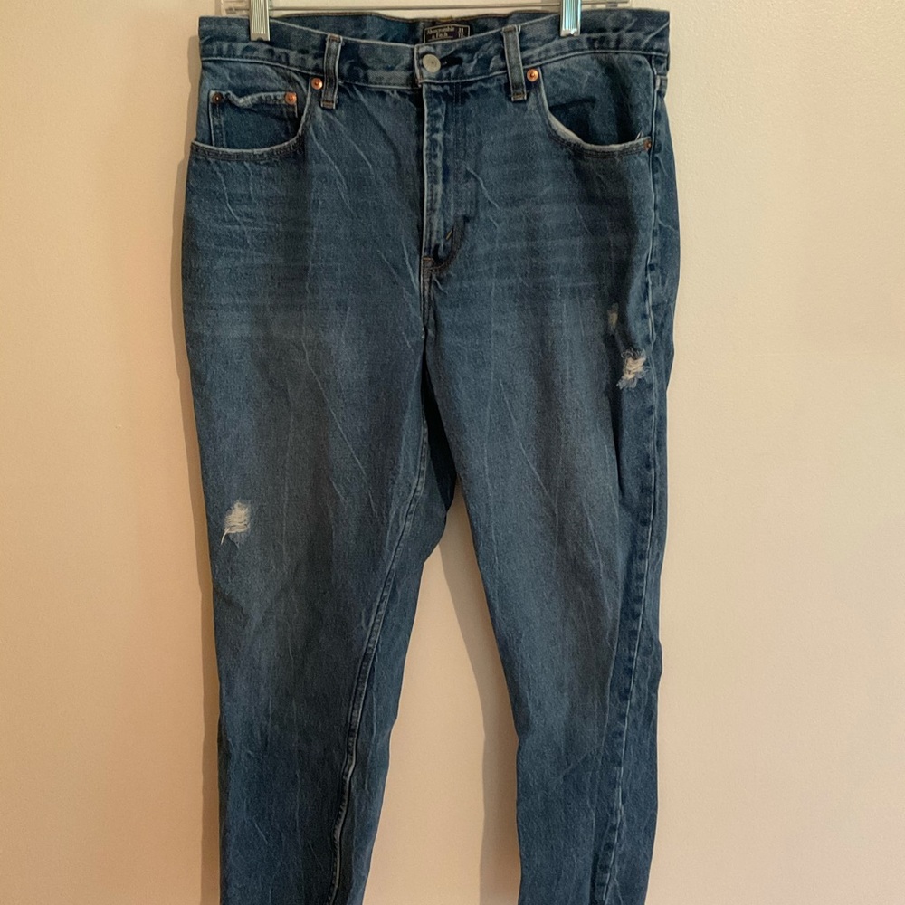 Abercrombie & Fitch Mom Jean - Size 31 Regular